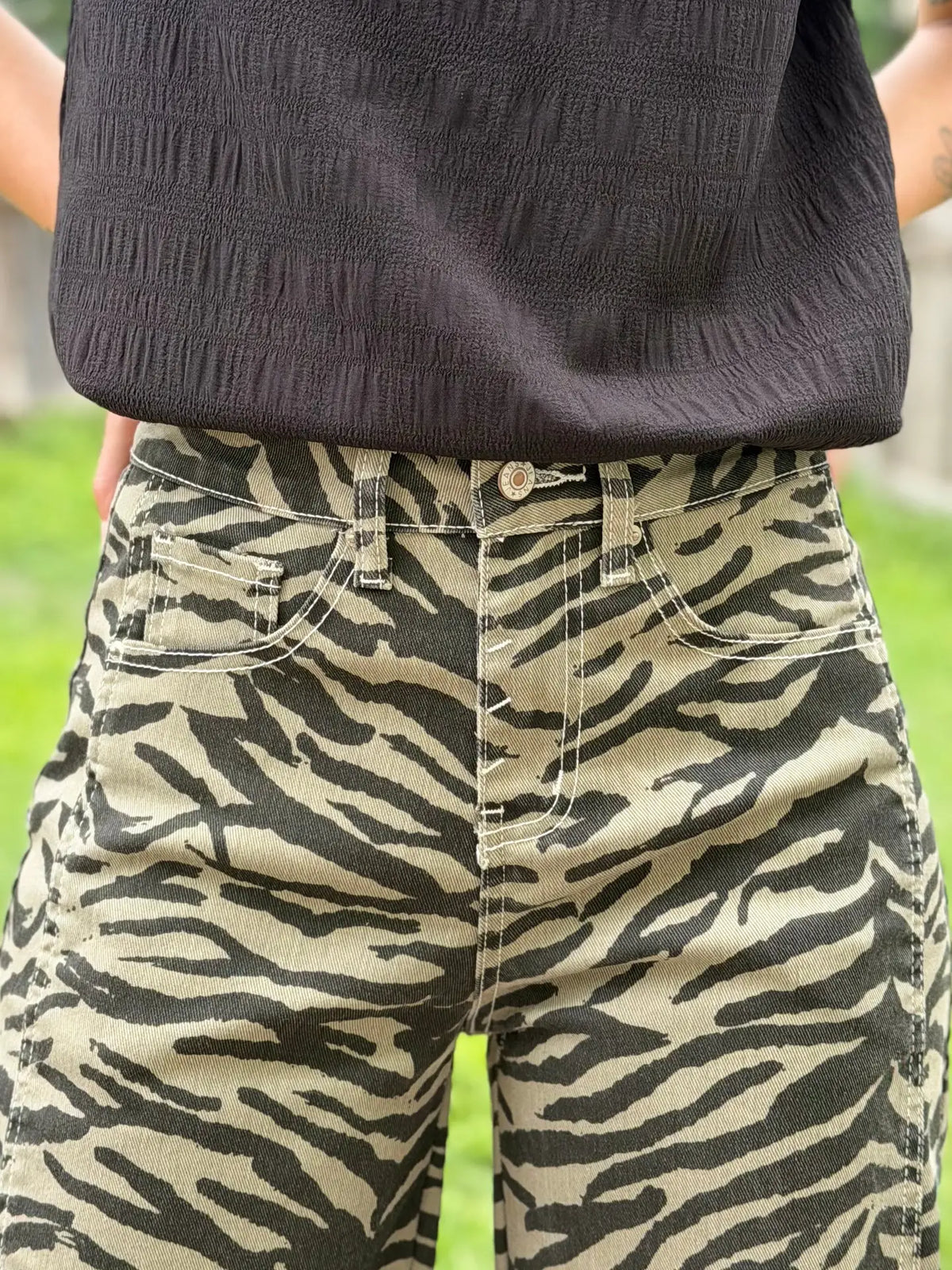 Zennia Zebra Striped Barrel Jeans
