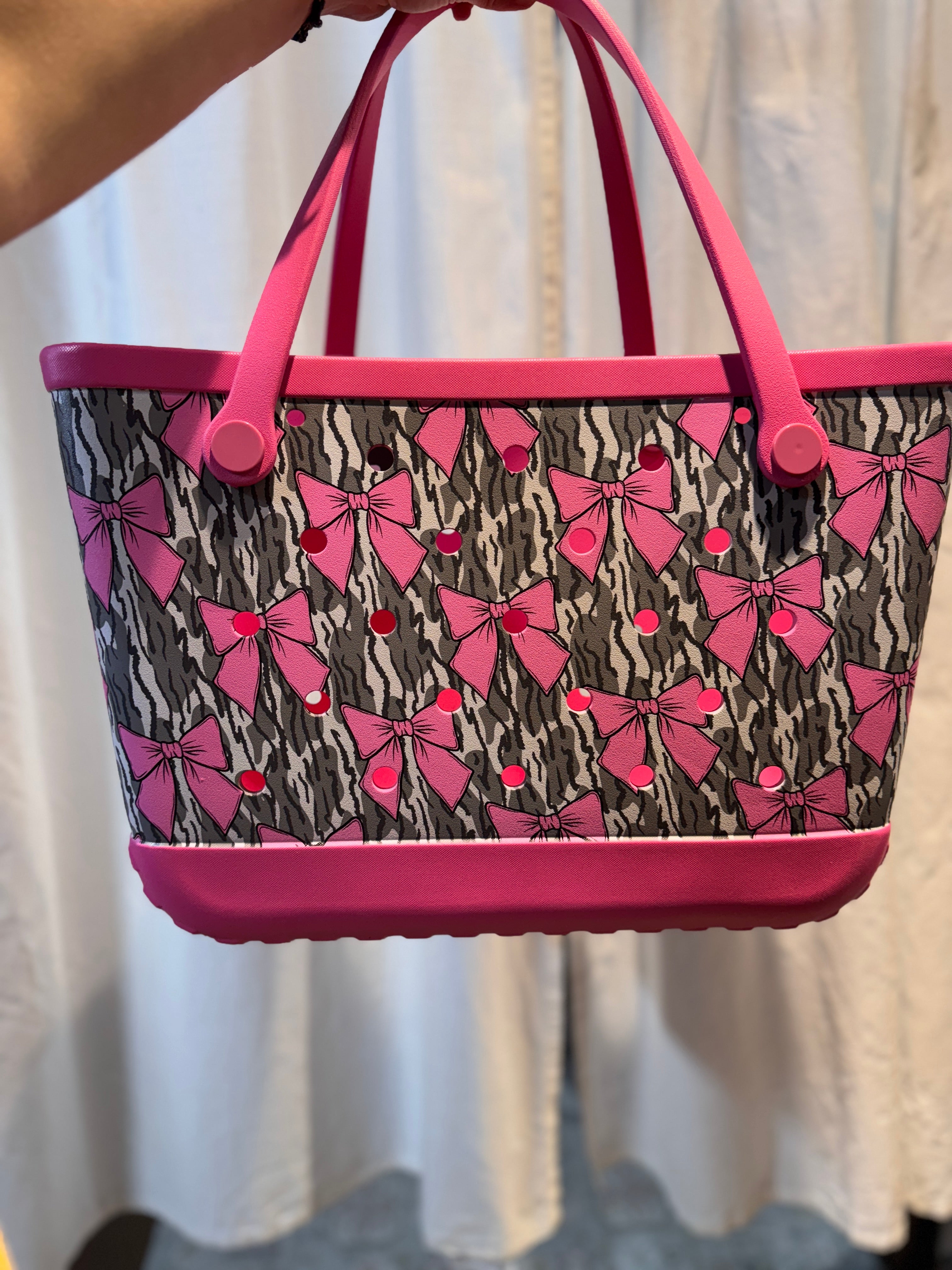 Waterproof Tote - Camo Bows