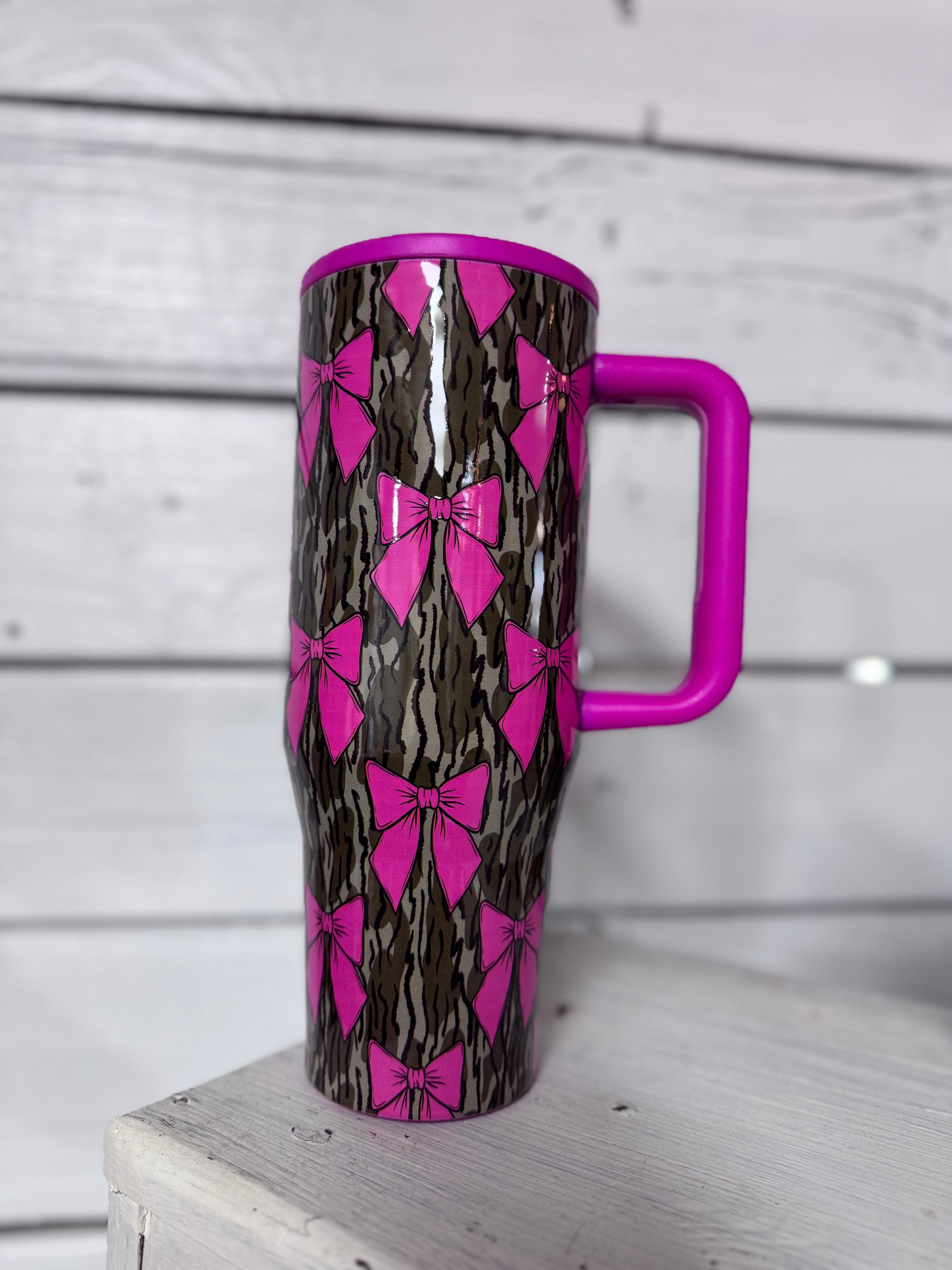 40oz Camo & Bow Tumbler