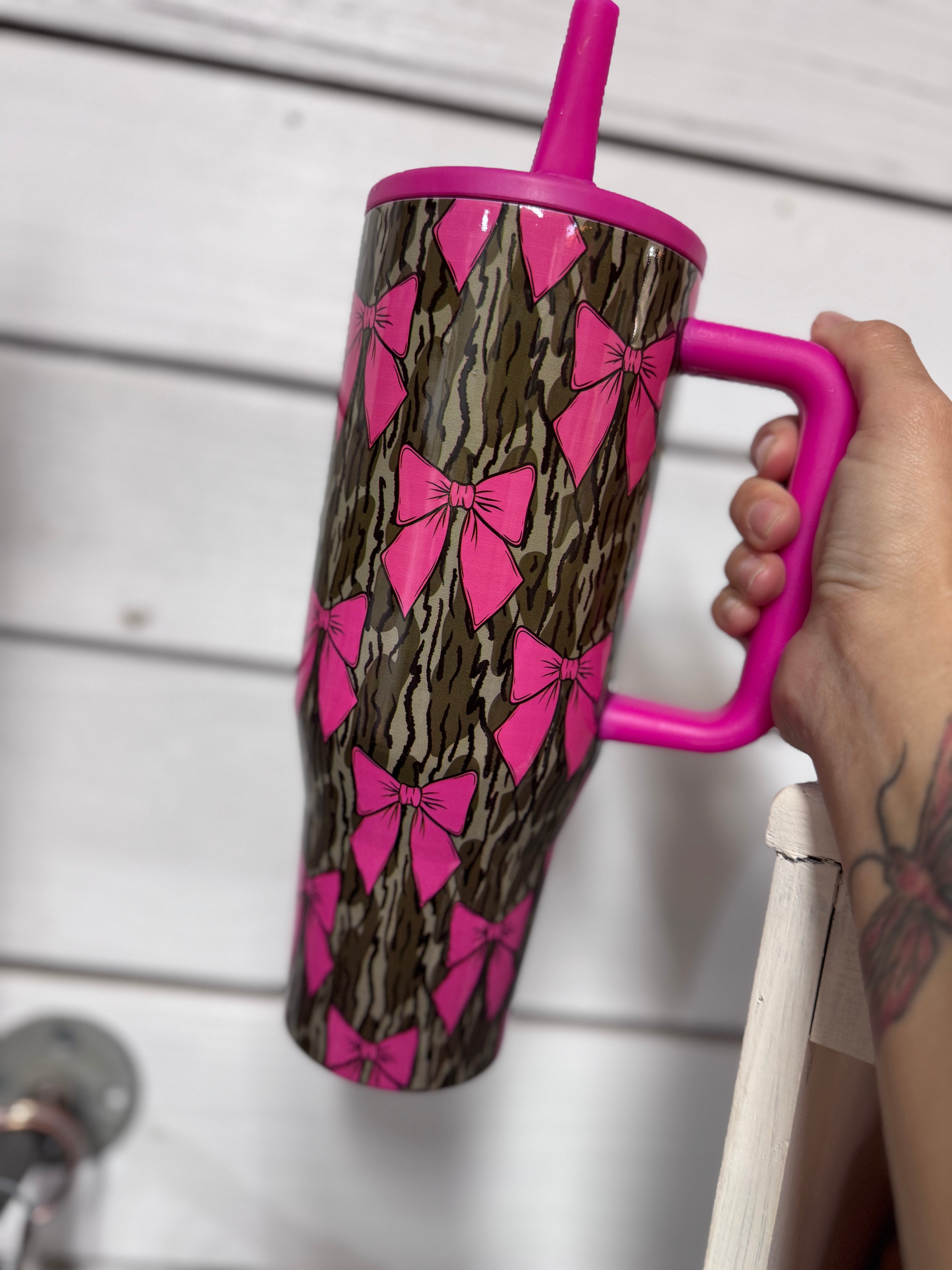 40oz Camo & Bow Tumbler