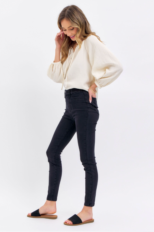 Pull-On Shield Pocket Skinny Jeans