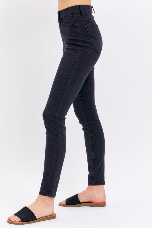 Pull-On Shield Pocket Skinny Jeans