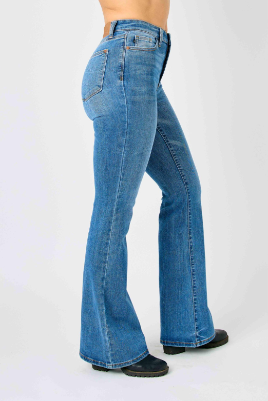 HW Classic Flare Jeans