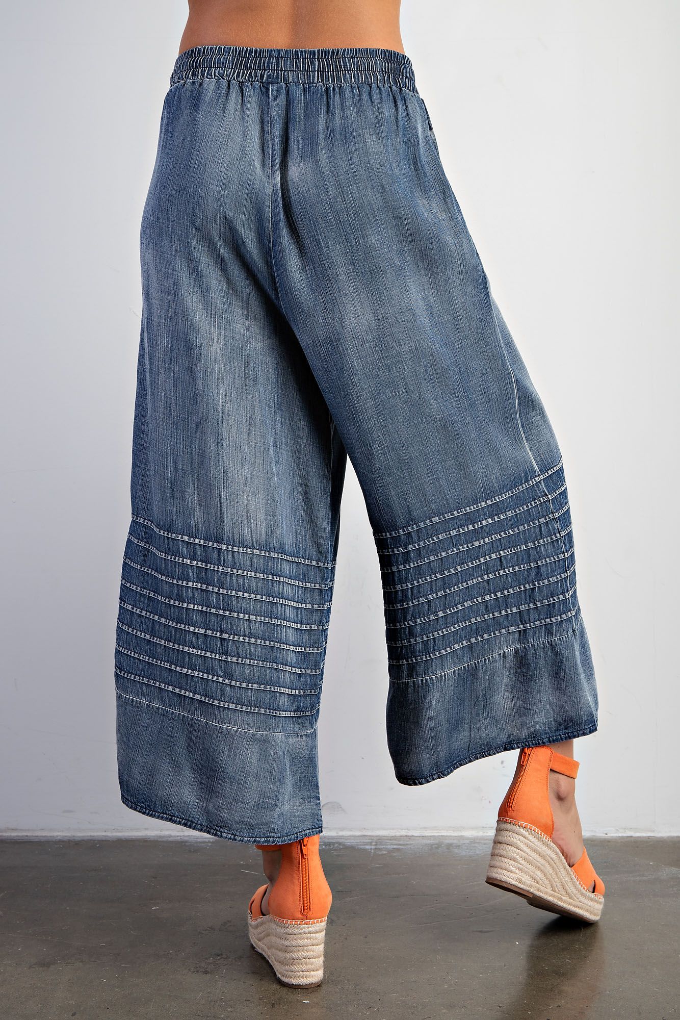 Chambray Wide Leg Capri Pants