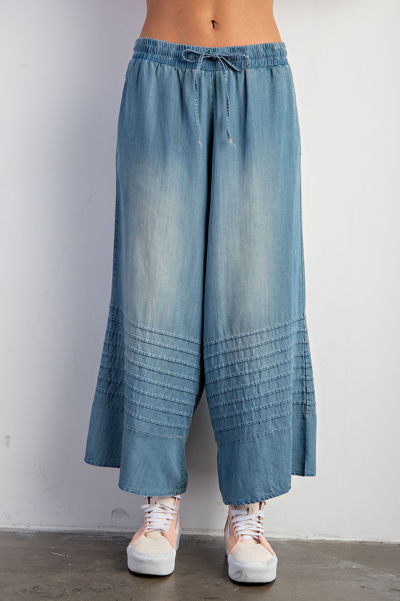 Chambray Wide Leg Capri Pants